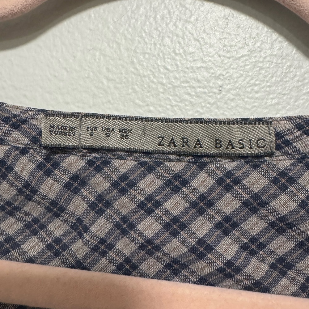 Zara Basic V-Neck Buttoned Flannel - image 7